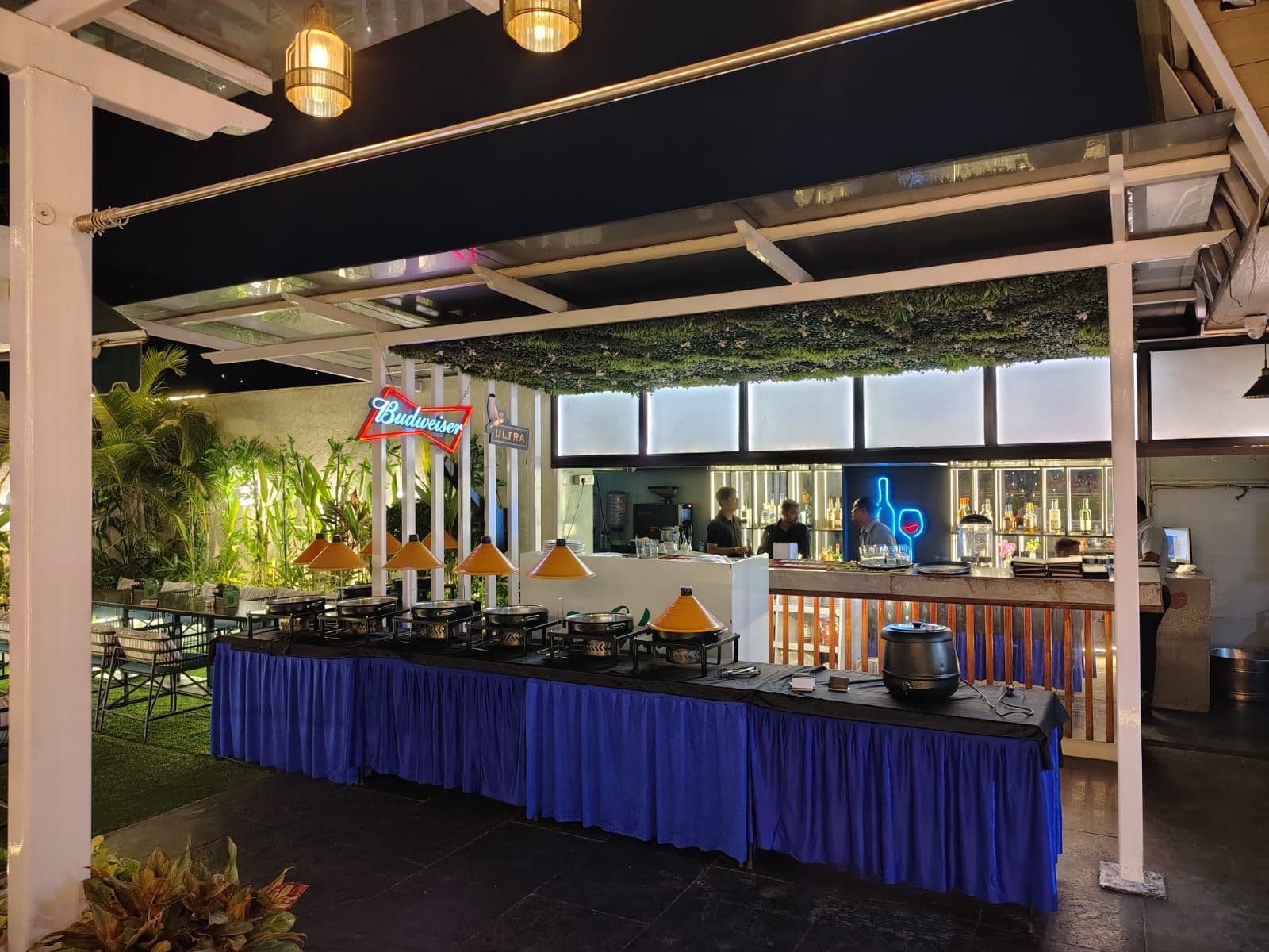Buffet & Bar Counter